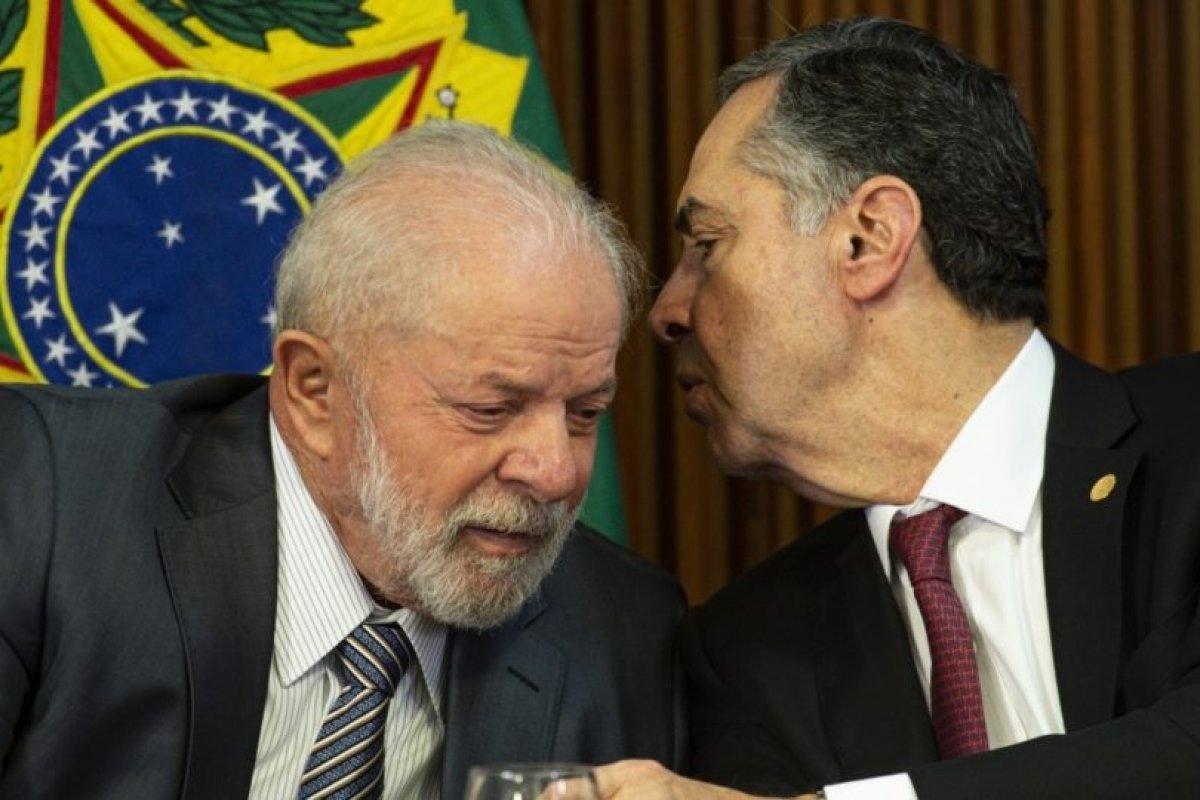 Após explosões, Lula se reúne com Barroso e diretor da PF