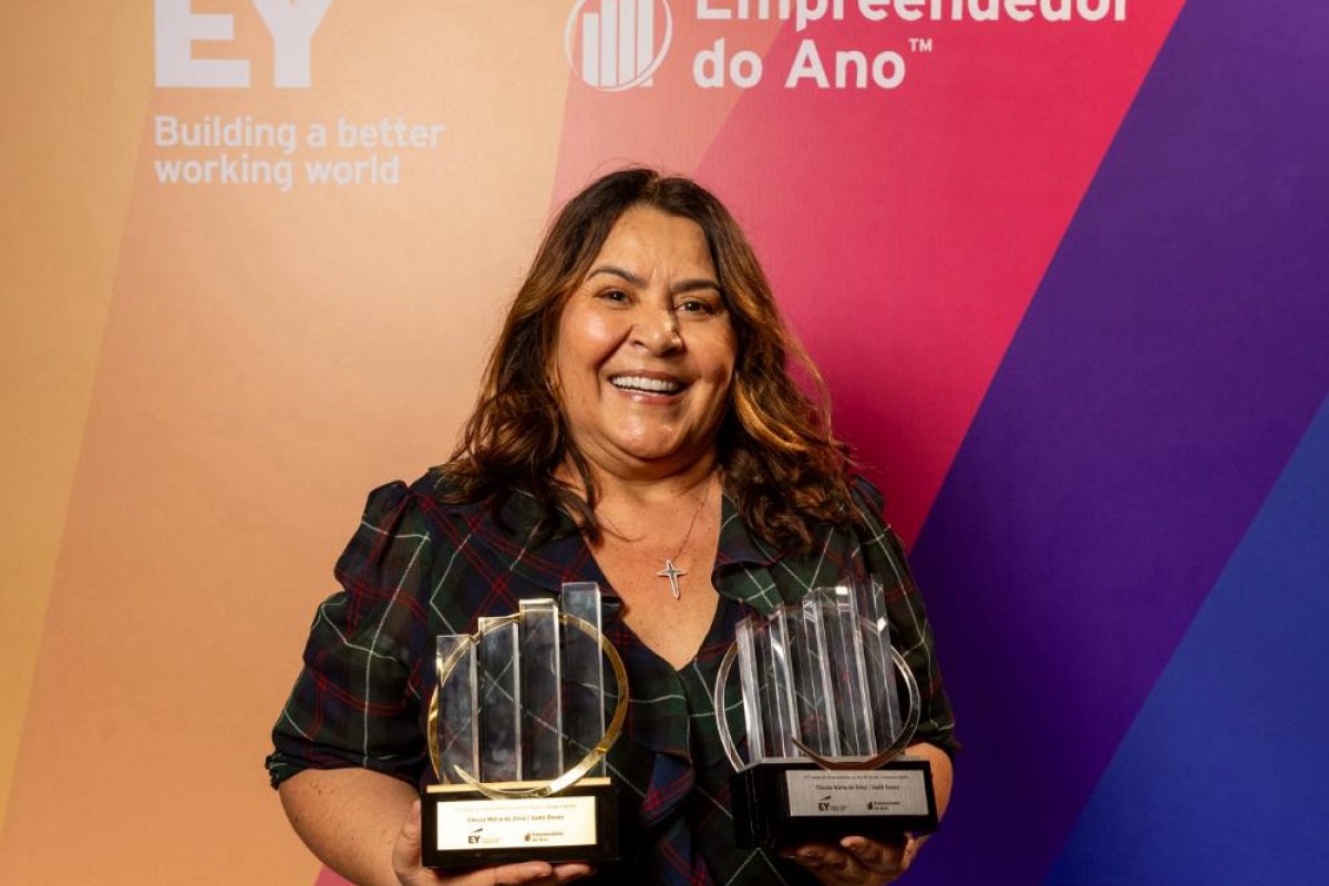 Cleusa Maria da Silva, fundadora da Sodiê Doces, ganha prêmio de empreendedora do ano!