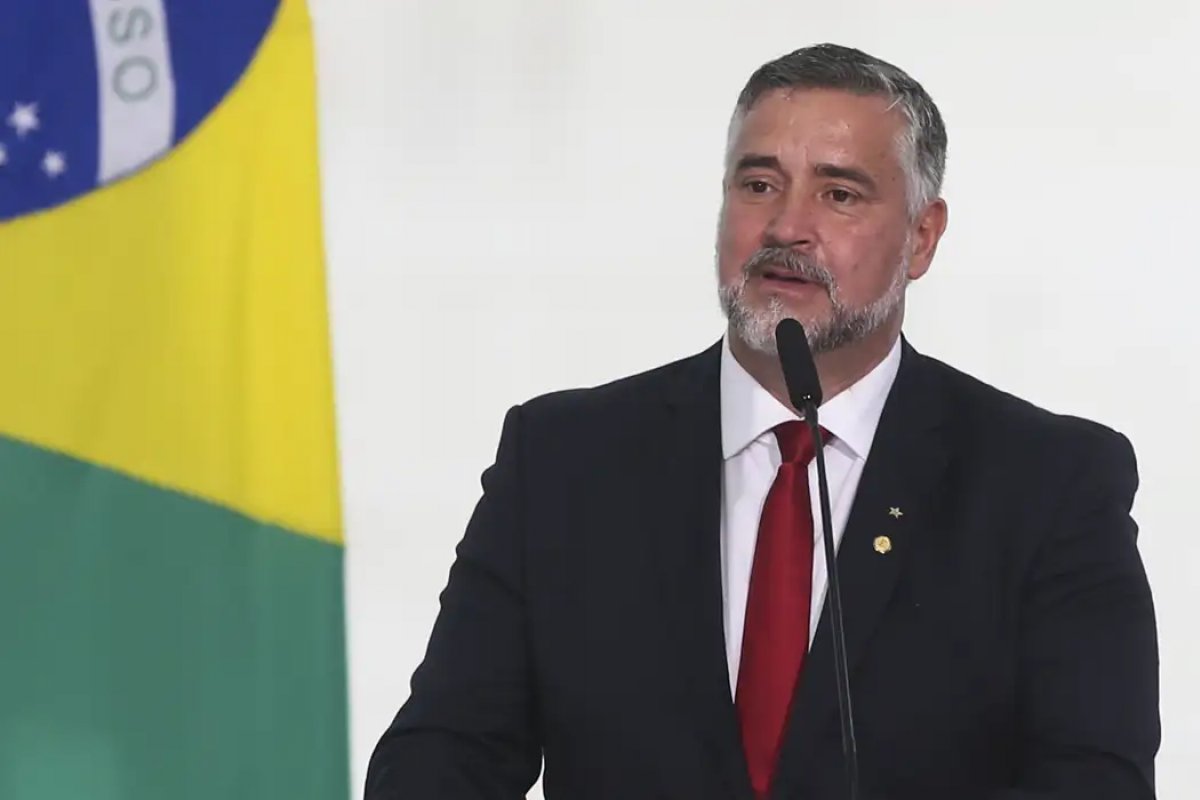 Paulo Pimenta declara que ato terrorista foi “alimentado” pelos apoiadores de Bolsonaro