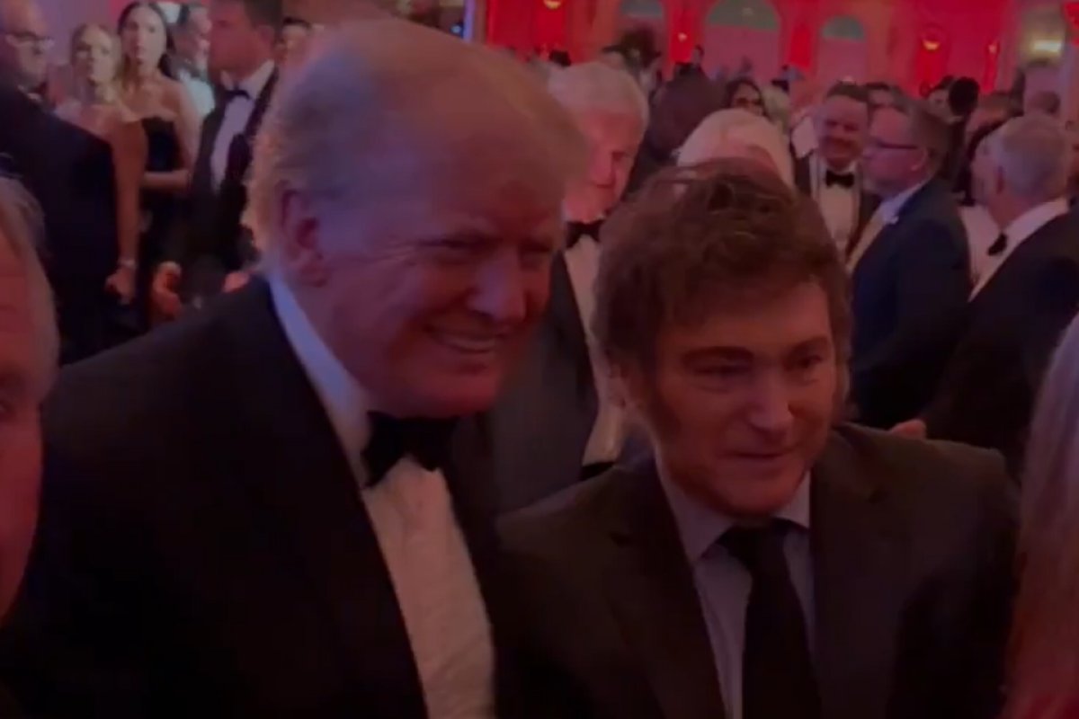 Milei se encontra com Trump nos EUA e diz que Musk salvou a humanidade