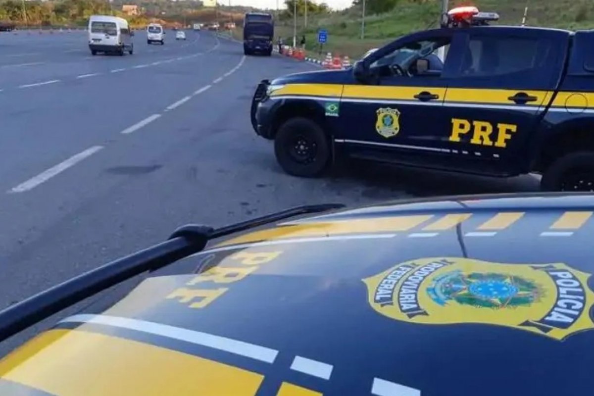 Casal morre e outras três pessoas ficam feridas em acidente na BR-101
