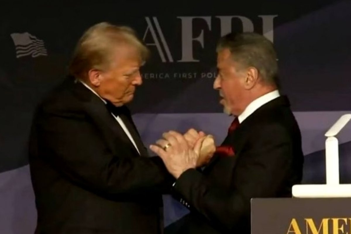 Sylvester Stallone rasga elogios a Donald Trump e o compara a personagem Rocky Balboa!