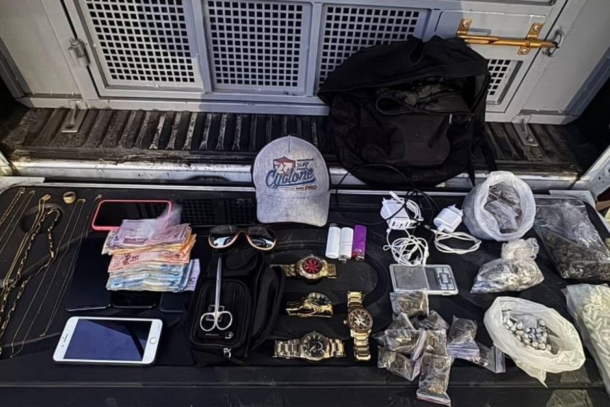 Suspeitos de tráfico são detidos na Via Regional