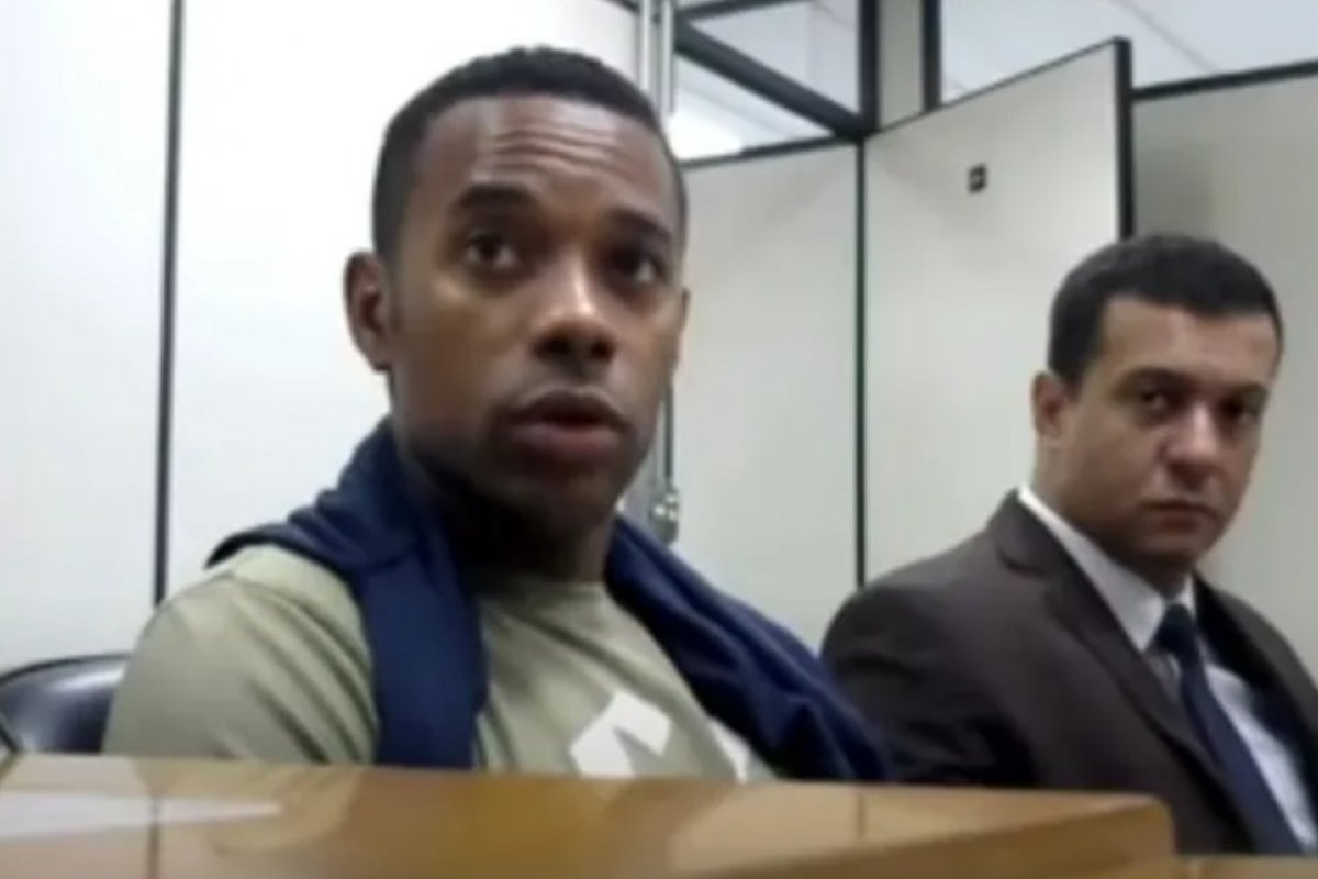 Cinco ministros do STF votam por manter Robinho na cadeia