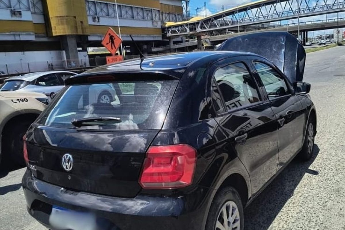 Veículo clonado é apreendido e casal é detido na BR-324, em Salvador