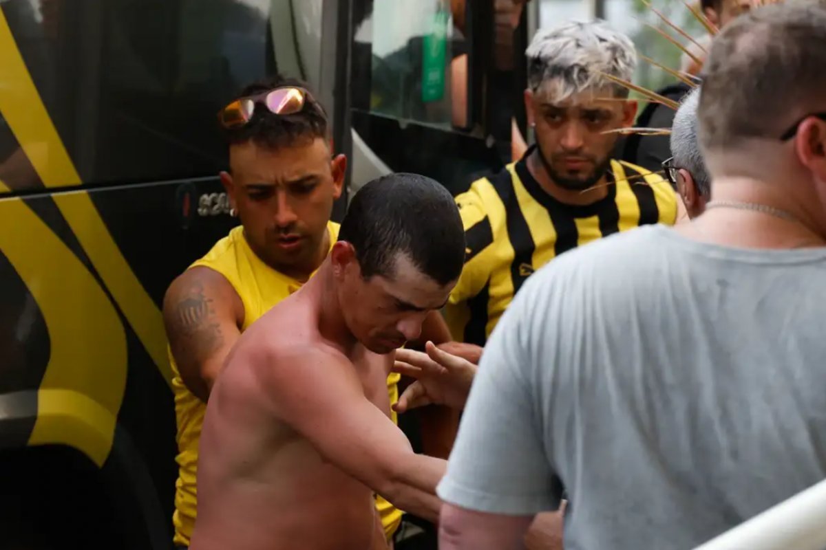 Justiça libera mais torcedores do Peñarol; 6 continuam presos no RJ