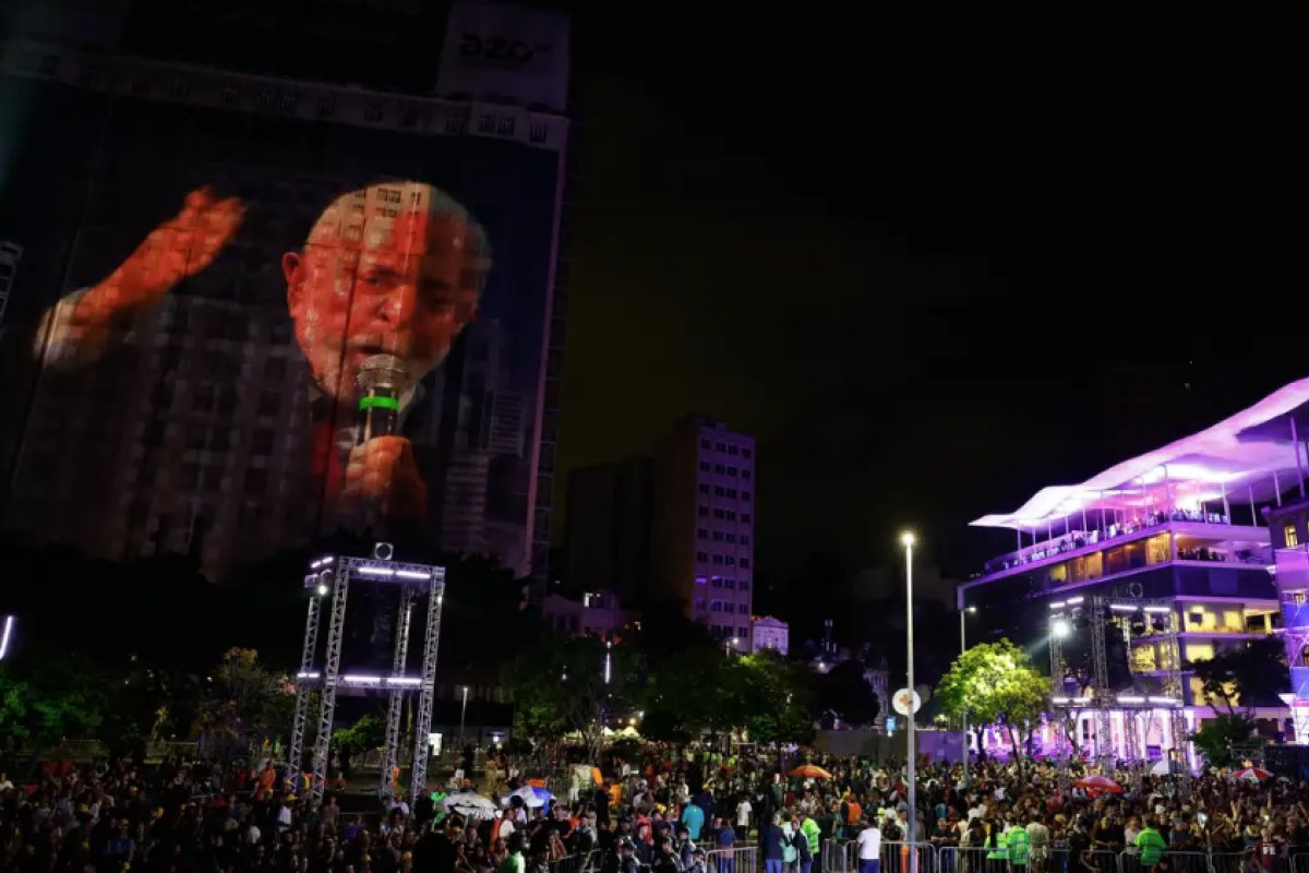 Lula promete zerar fome no país até fim do mandato