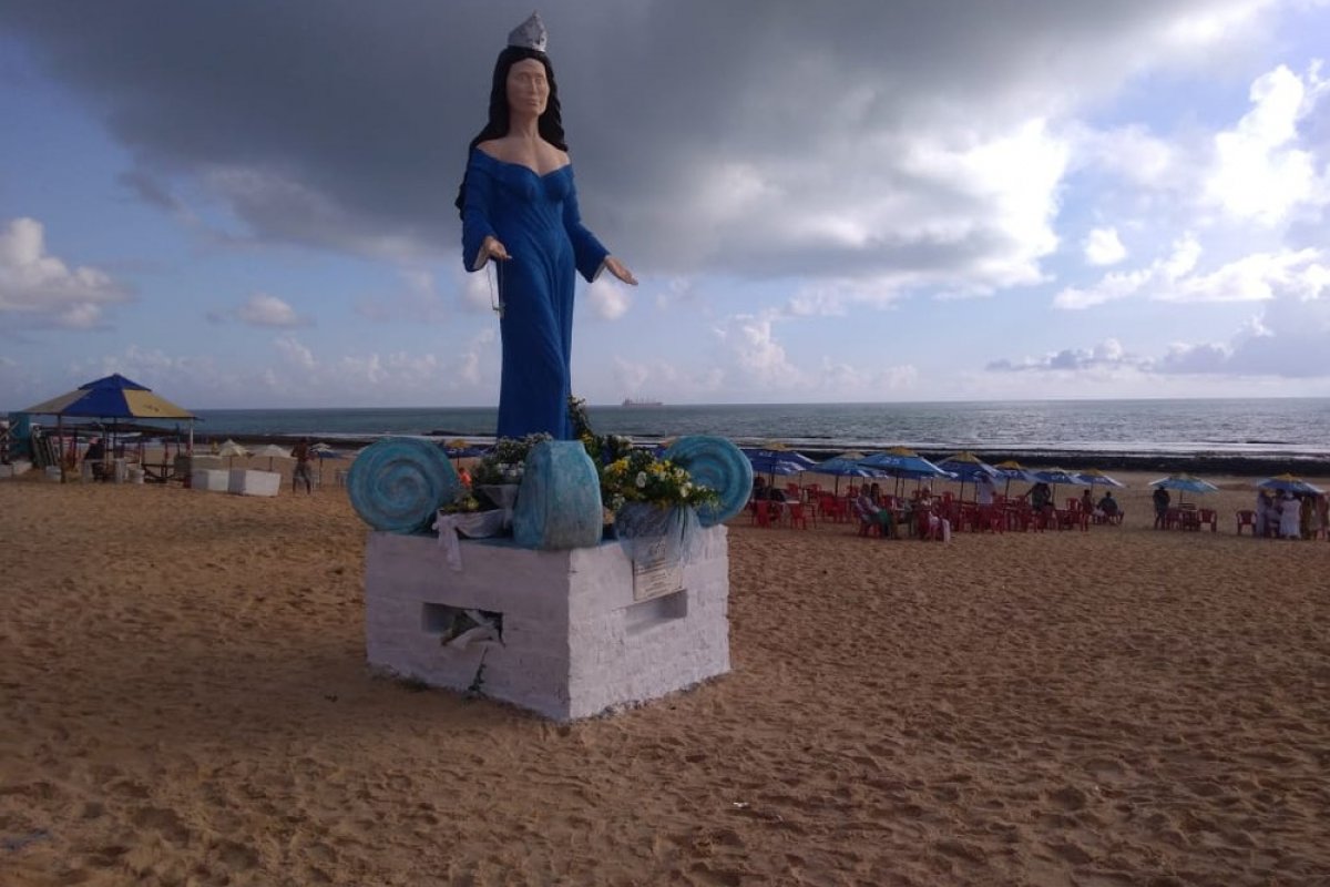 Nova estátua de Iemanjá é inaugurada em Natal