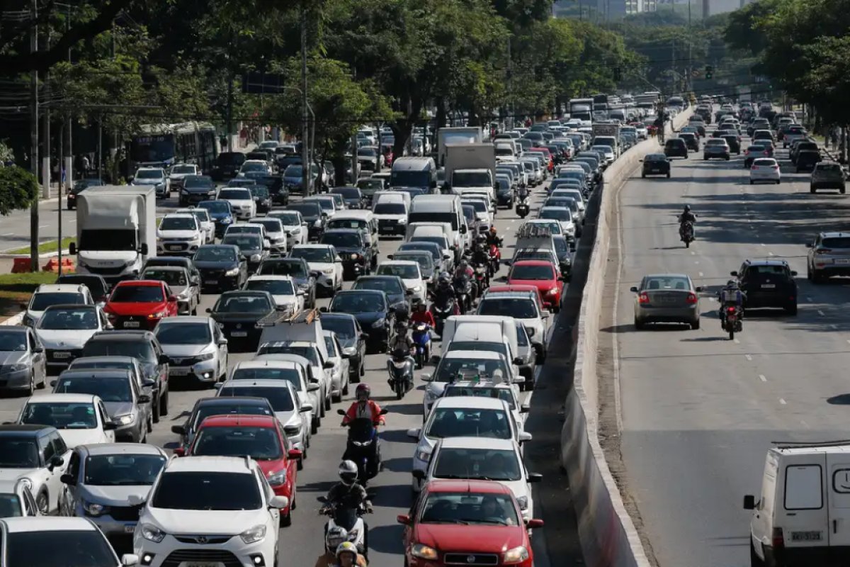 Quase metade dos estados não divulga online dados sobre acidentes e infrações de trânsito