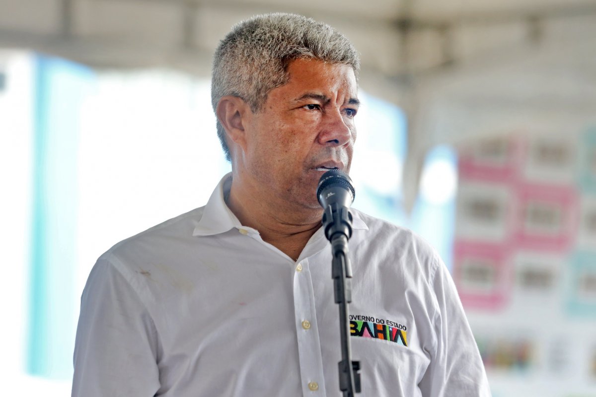 "Defendo uma jornada de trabalho mais humanizada", diz Jerônimo sobre fim da escala 6x1