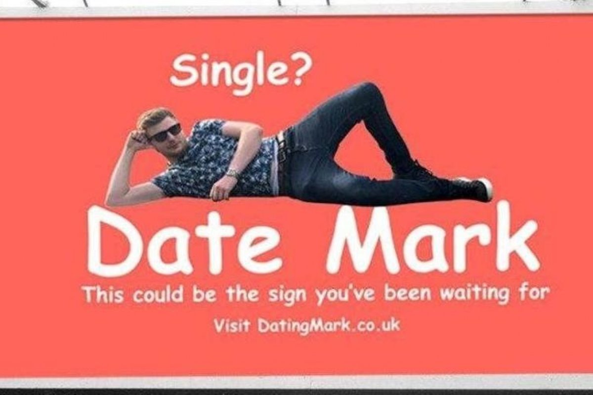 Britânico anuncia procura por encontros em outdoor na Inglaterra