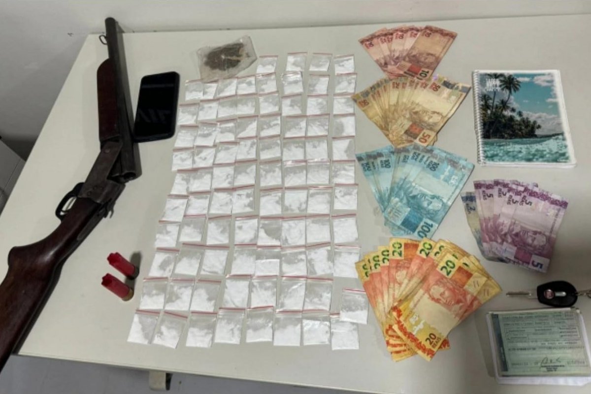 Policia Militar detém suspeito de tráfico de drogas em Paratinga