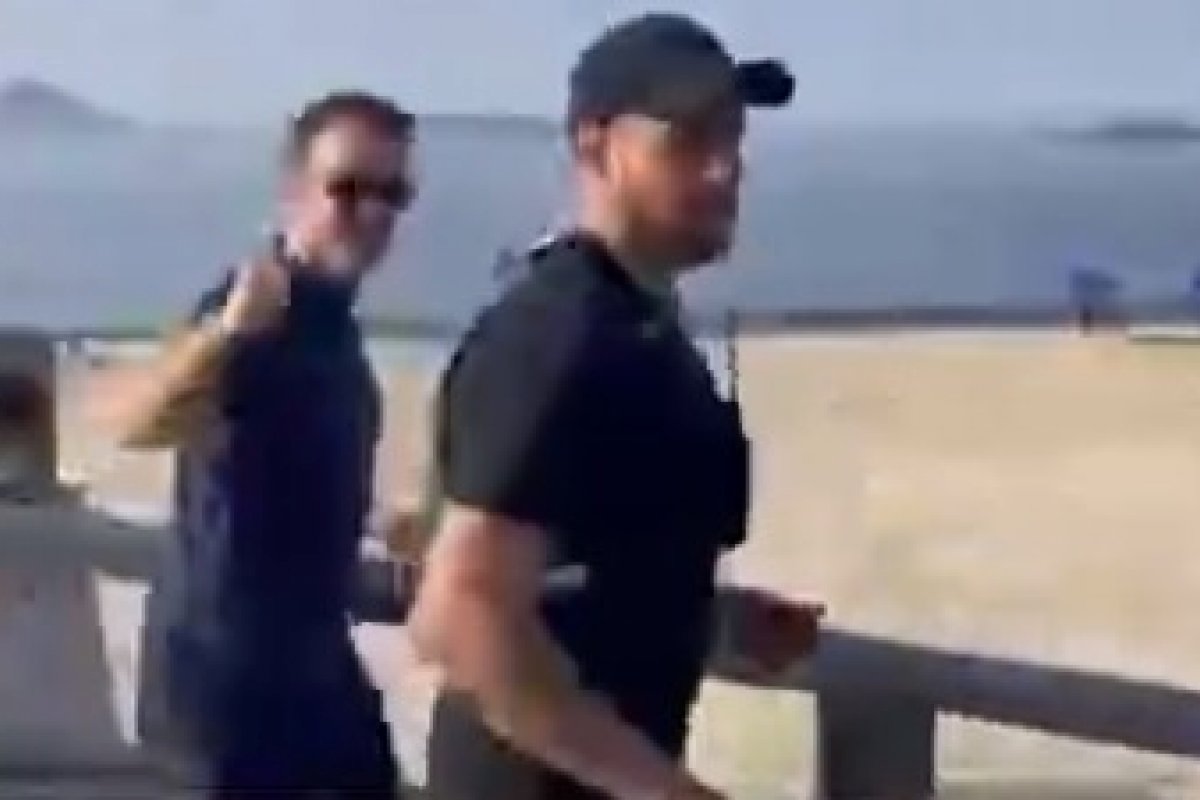 Emmanuel Macron é flagrado correndo na orla de Ipanema antes do encerramento do G20