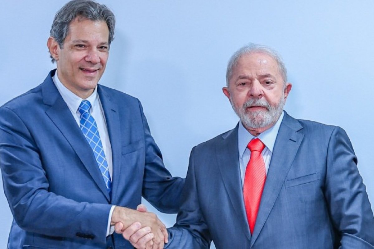 Controvérsia em torno dos cortes orçamentários deve dominar última reunião do PT em 2024