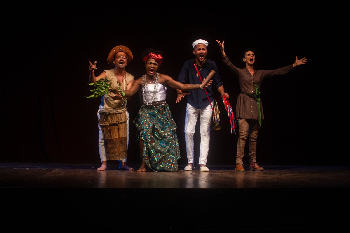 Teatro em Salvador: "Desassossego" e "O Theatro da Independência" movimentam a cena cultural neste fim de semana!