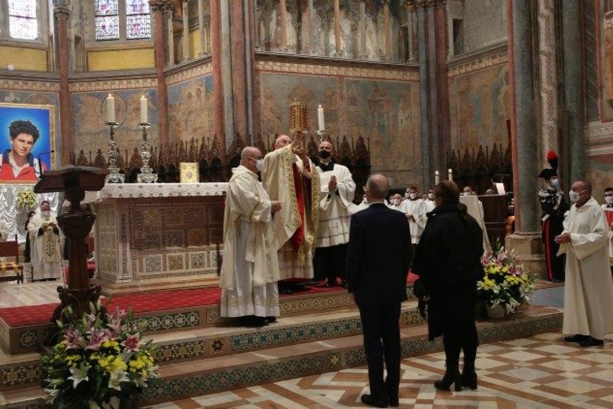 Beato Carlo Acutis será canonizado em abril de 2025, anuncia papa Francisco