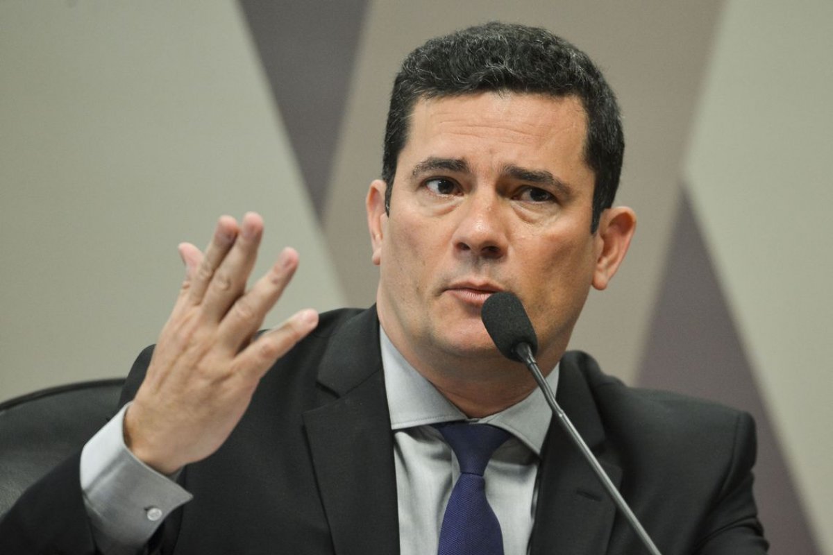Aliança utiliza foto de Moro em evento, mas ministro nega filiação ao partido