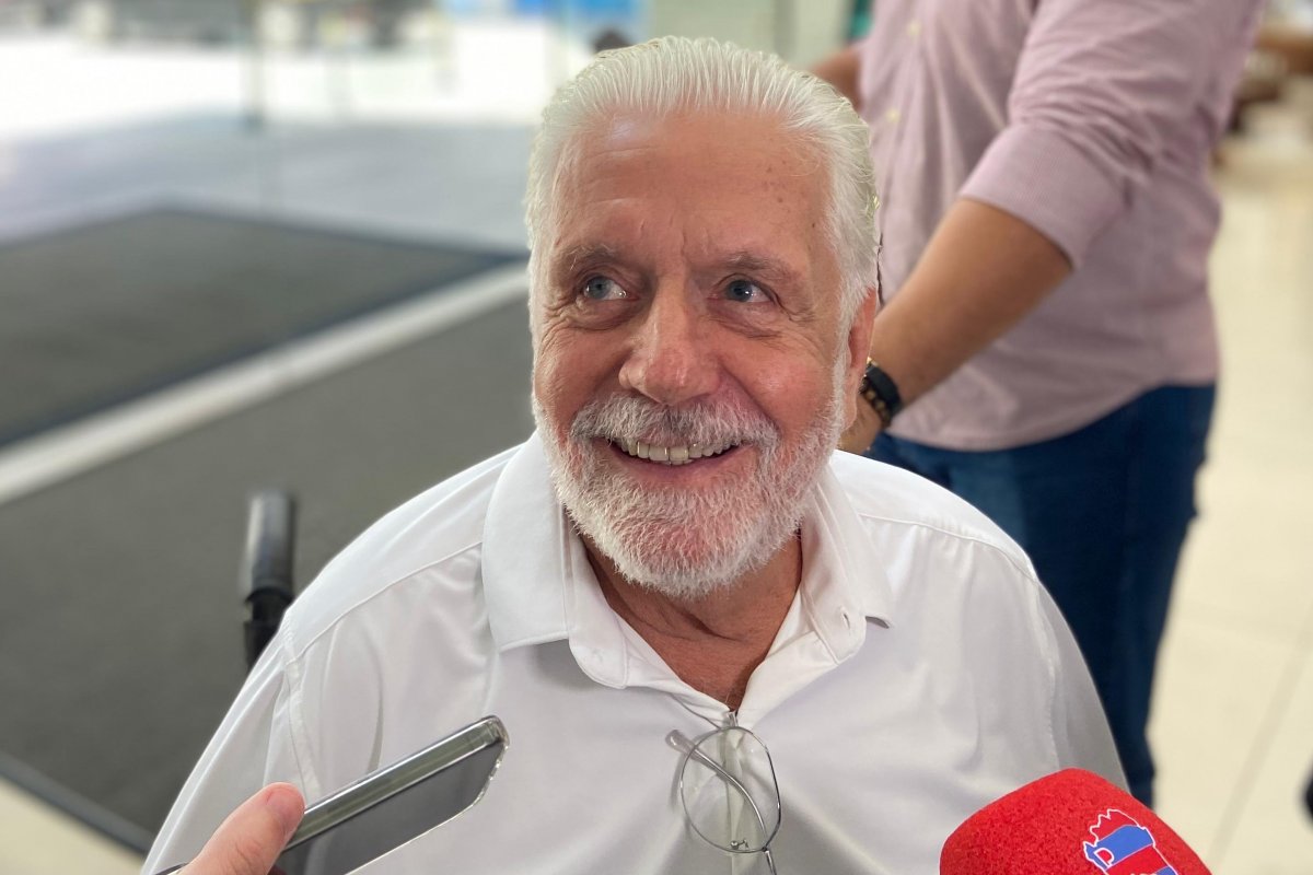 ‘É direito de qualquer pessoa ser conservadora, mas não tramar contra a democracia’, diz Wagner sobre Bolsonaro