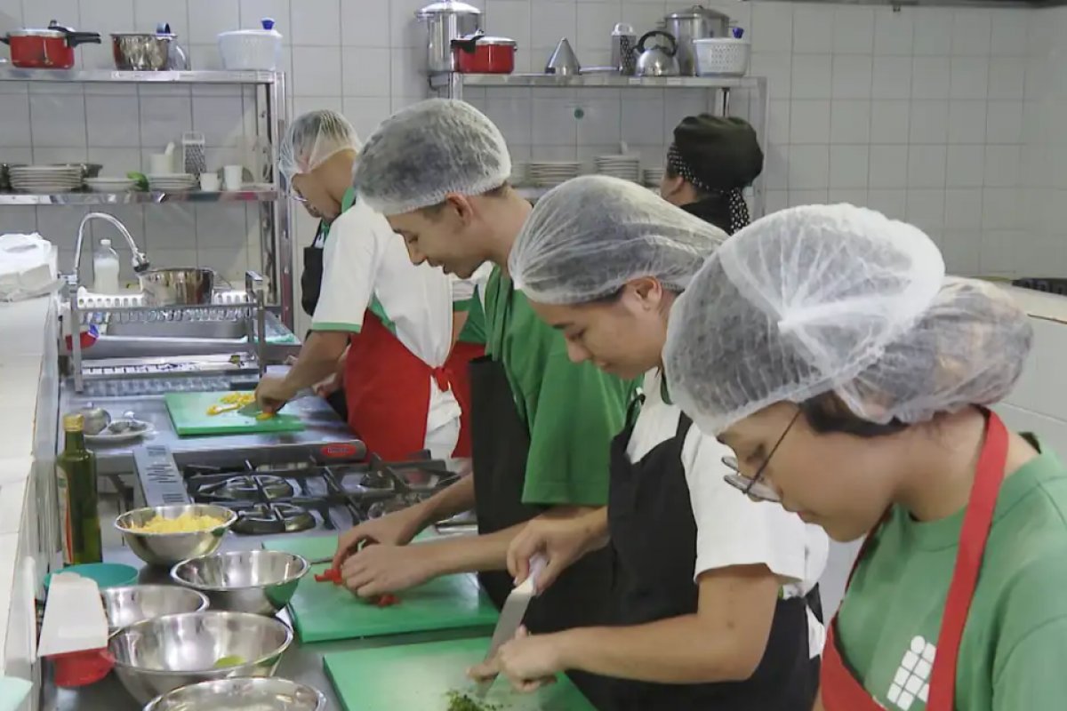 Desemprego cai em sete estados no 3º trimestre, diz IBGE