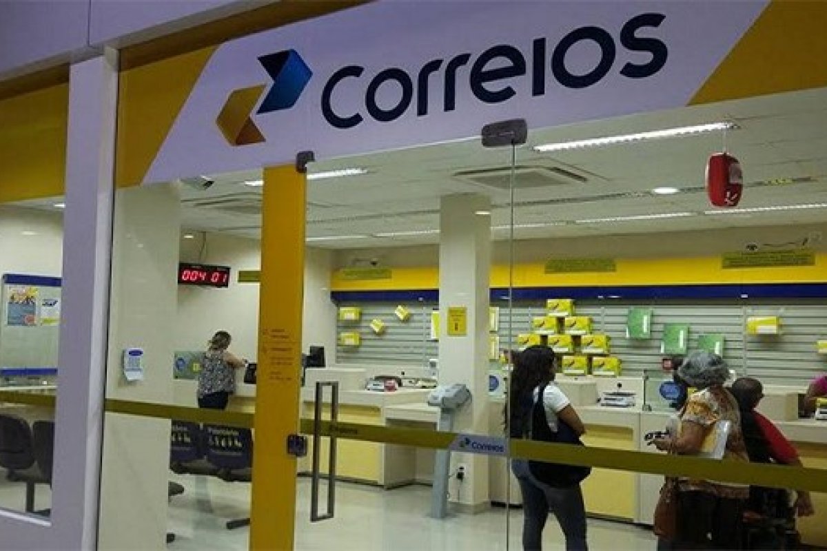 Ex-gerente dos Correios é condenado por improbidade administrativa após desvio de recursos públicos