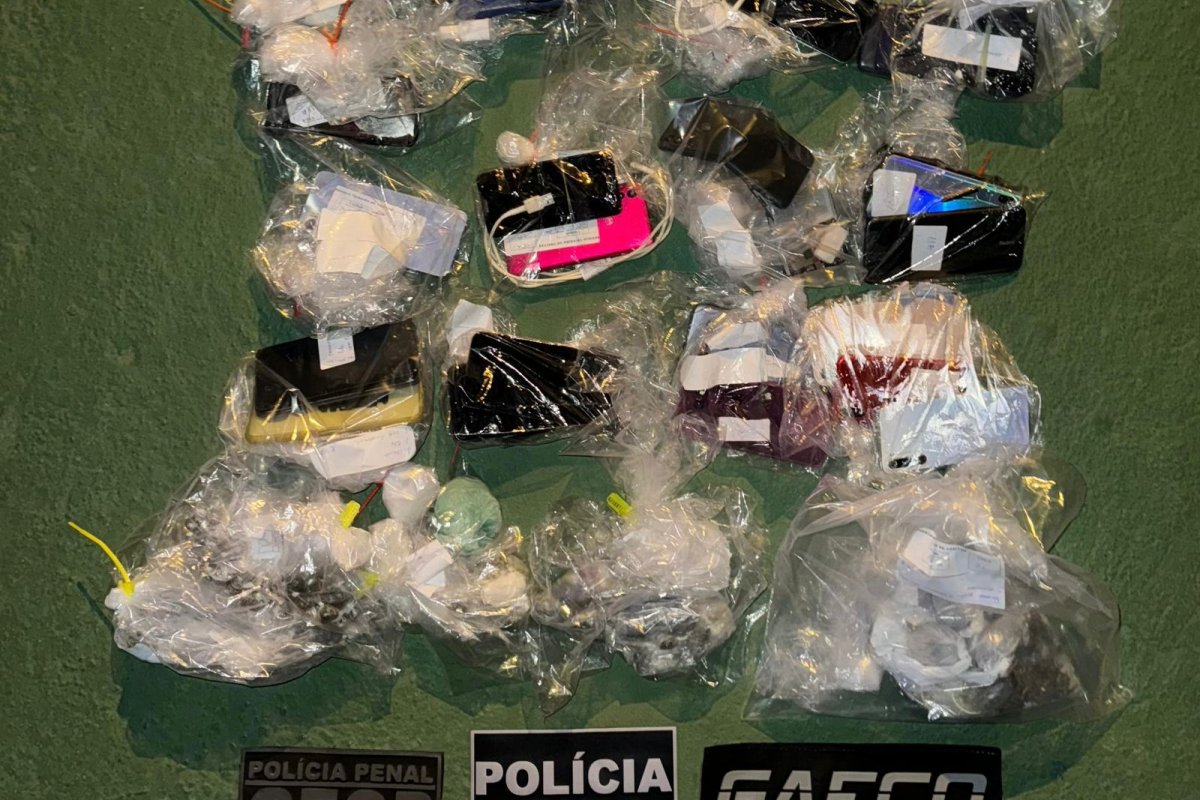 Mais de 50 celulares são apreendidos em presídio de Teixeira de Freitas, no sul da Bahia