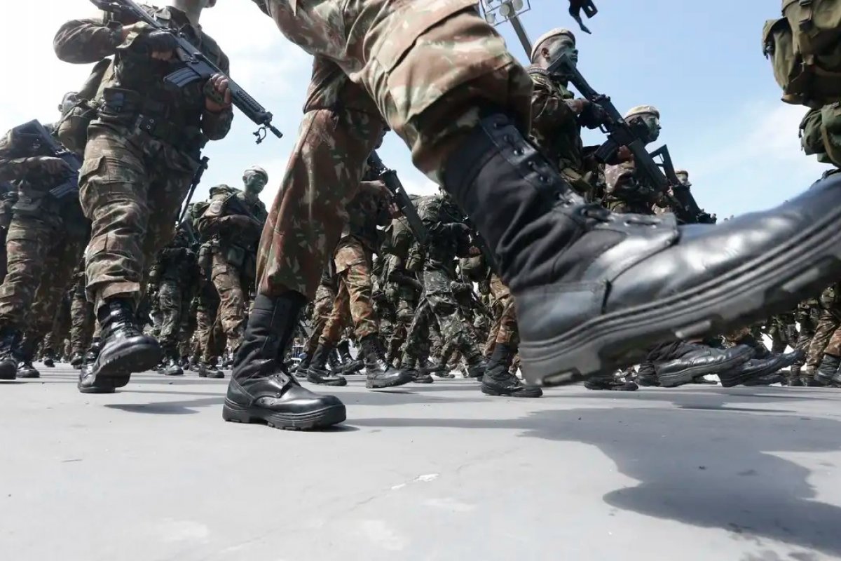 MP pede suspensão de salários dos 25 militares indiciados por tentativa de golpe de Estado