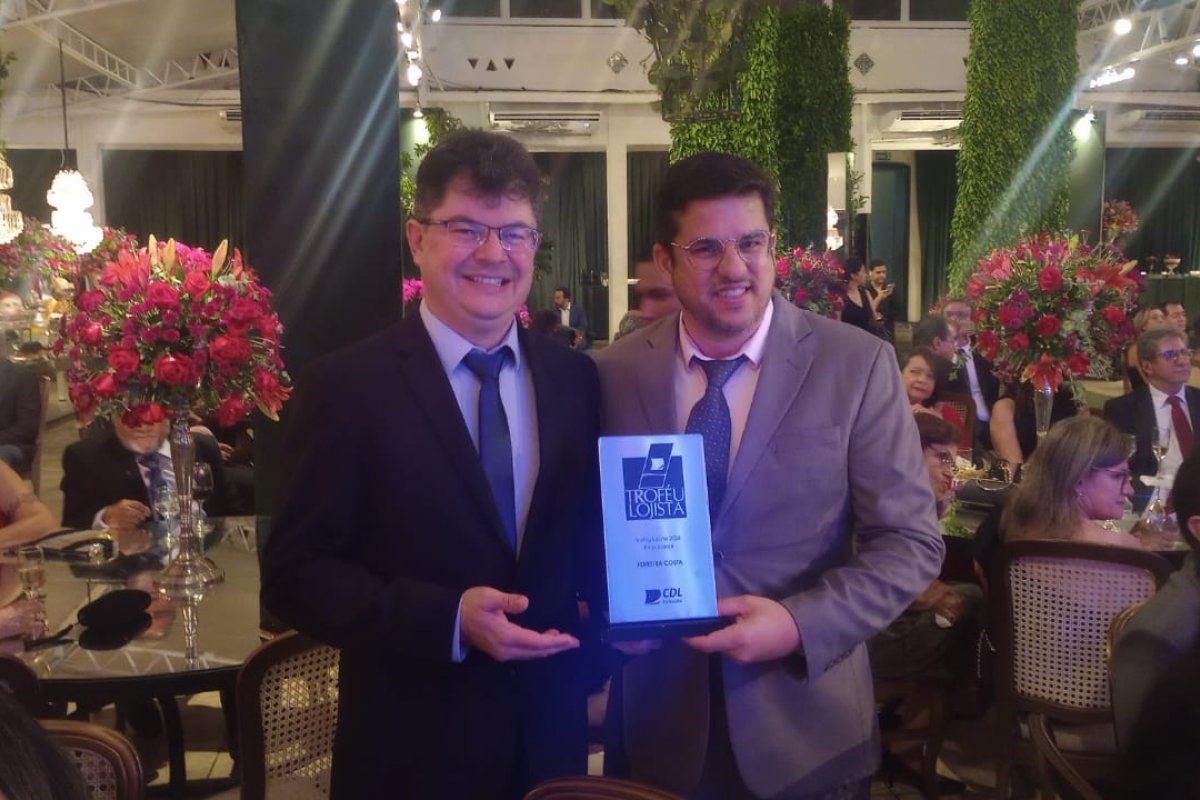 Ferreira Costa é destaque empresarial no Troféu Lojista 2024 !