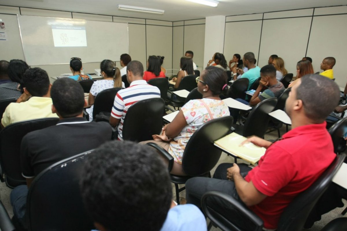 Confira as vagas oferecidas pelo SineBahia e Simm nesta segunda-feira (3)