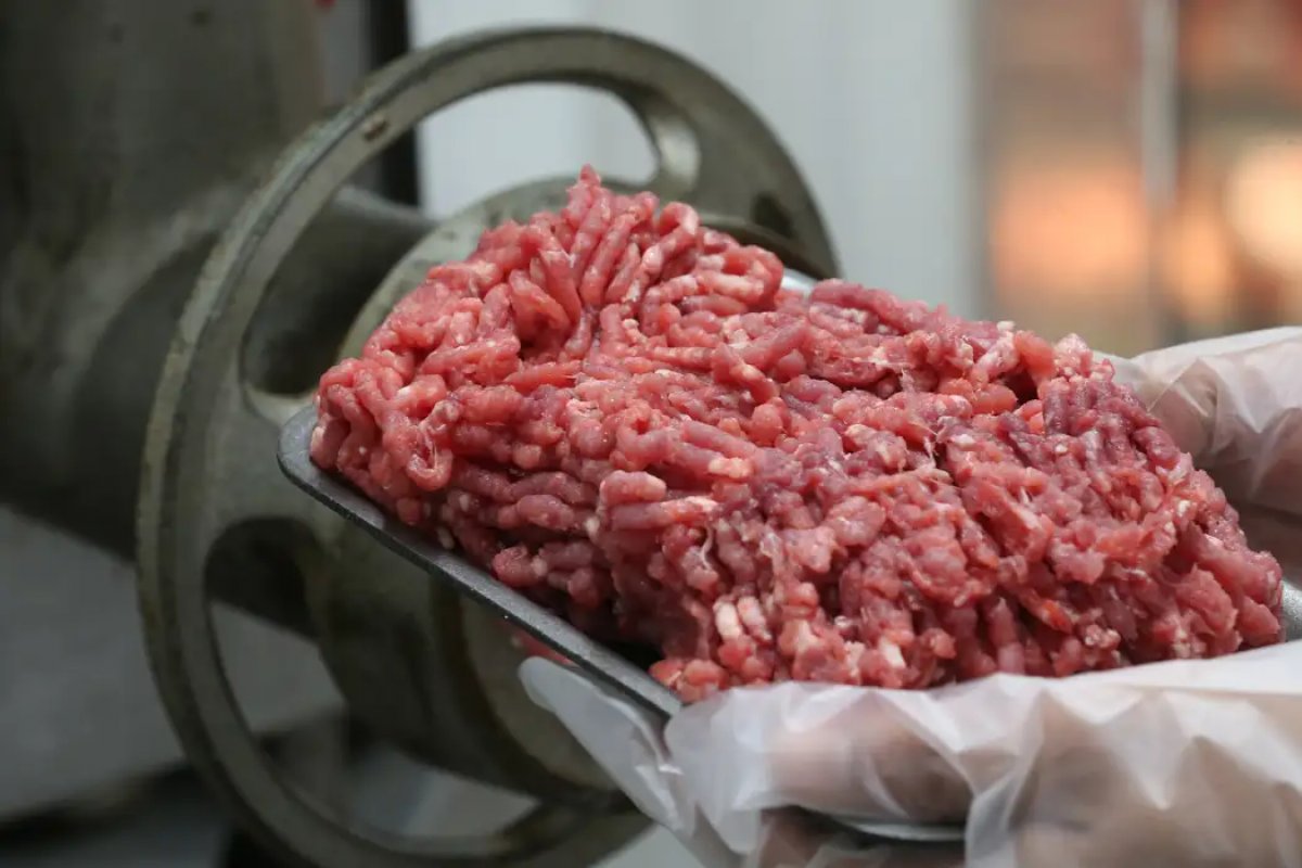 Carrefour afirma que boicote de frigoríficos brasileiros gera impacto na venda de carnes