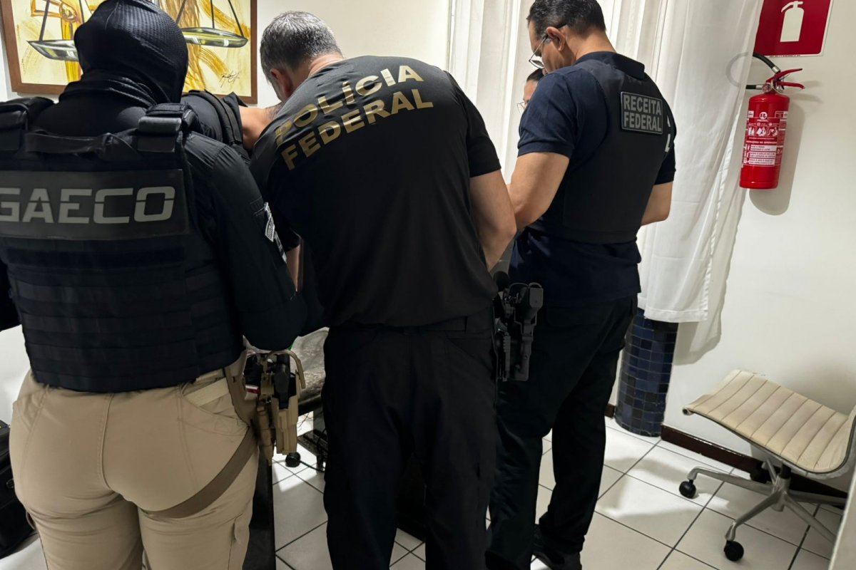 PF prende advogado acusado de destruir provas de crimes cometidos por grupo miliciano na Bahia
