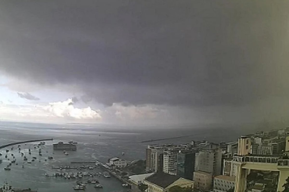 Chuvas devem diminuir em Salvador a partir desta quarta-feira (27)