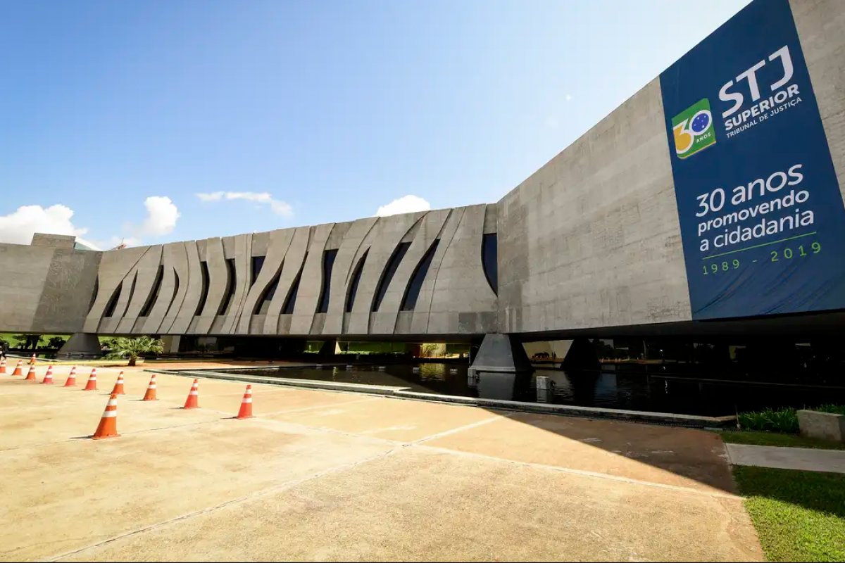 Prêmio de loteria recebido por viúva integra herança do marido falecido, decide STJ