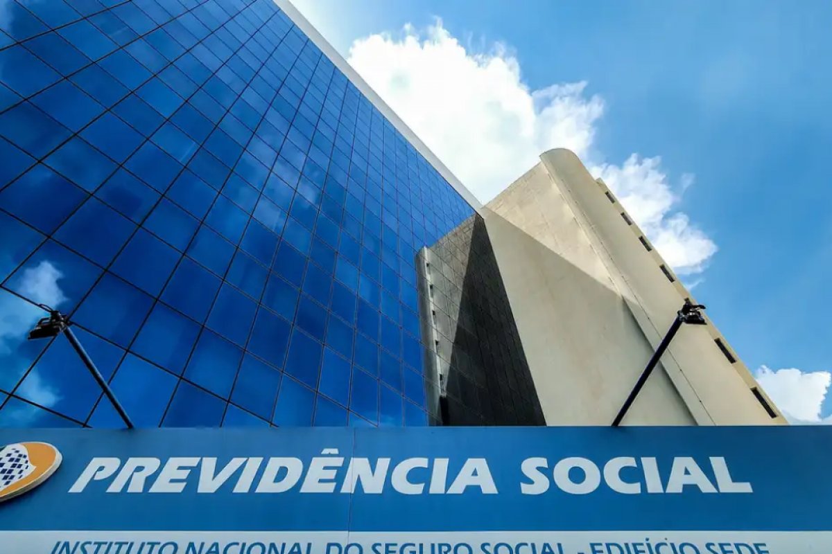 Governo bloqueia renda de 300 mil beneficiários do BPC