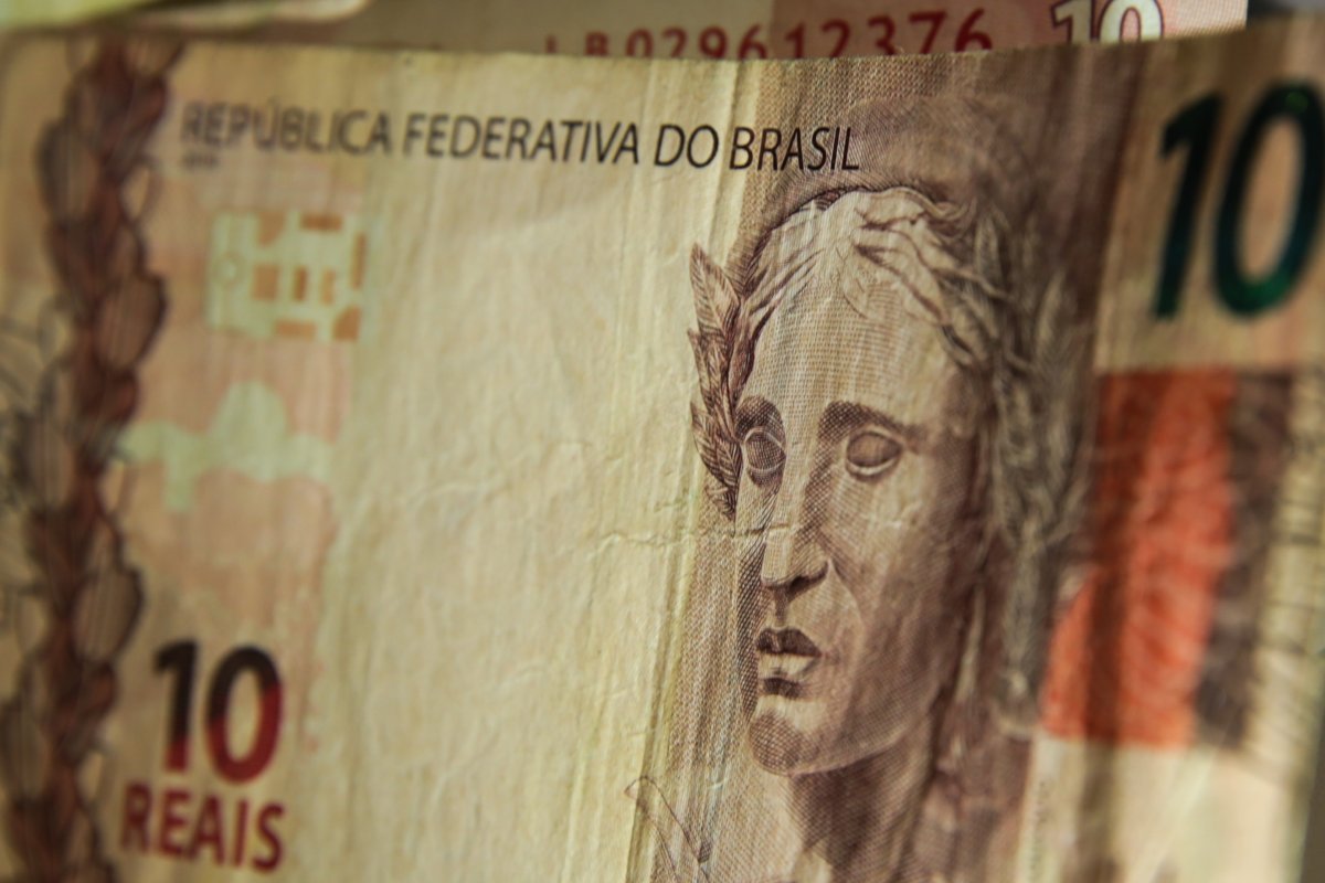 R$ 6 de cada R$ 10 do orçamento de polícias em 2023 foram para PMs, segundo levantamento