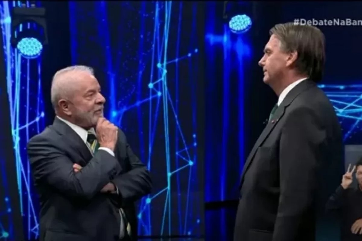 Paraná Pesquisas: inelegível, Bolsonaro tem maioria das intenções de votos na disputa pela presidência em 2026