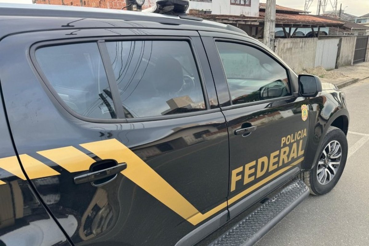 Polícia Federal cumpre mandados de busca e apreensão na Bahia durante Operação 'Não seja um Laranja'