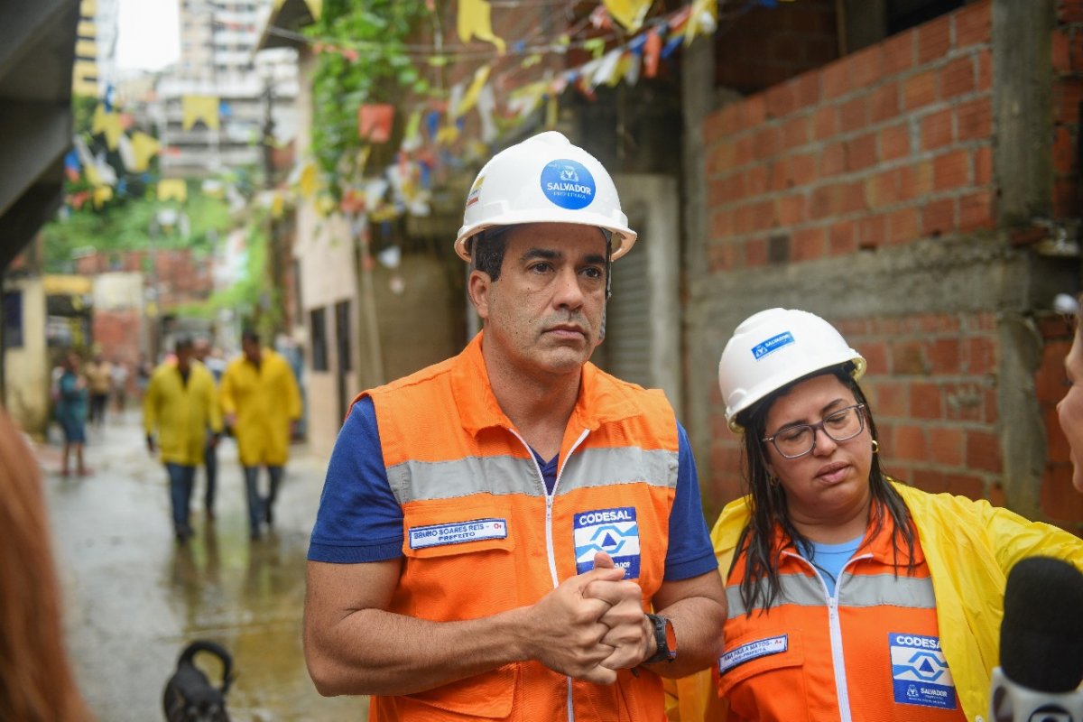Bruno Reis lamenta morte em deslizamento de terra e garante assistência às vítimas