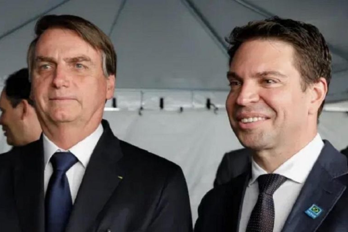 Ramagem sugeriu a Bolsonaro tirar autonomia de delegados da PF para controlar inquéritos