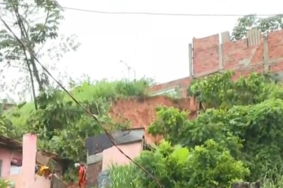 Salvador registra mais de 90 deslizamentos de terra nesta quarta (27)
