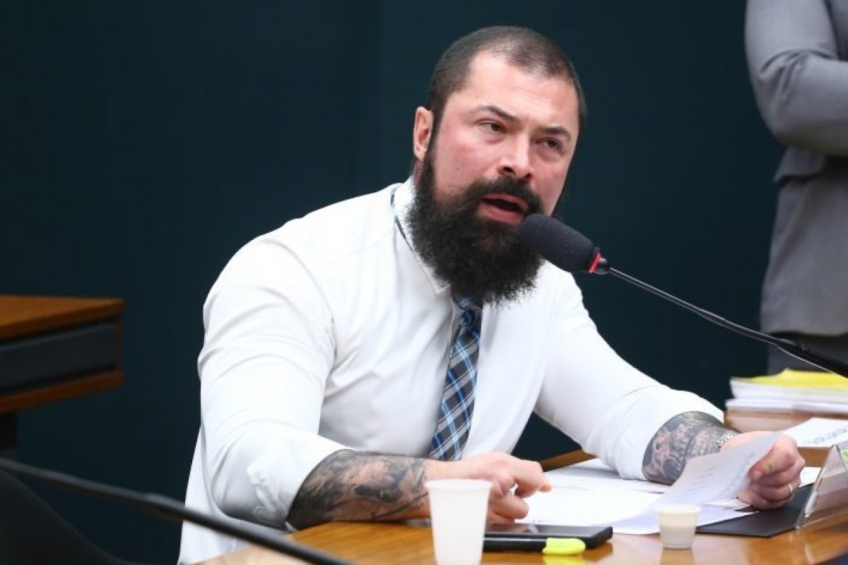 Deputado bolsonarista é escolhido relator da PEC que proíbe participação de militares na política