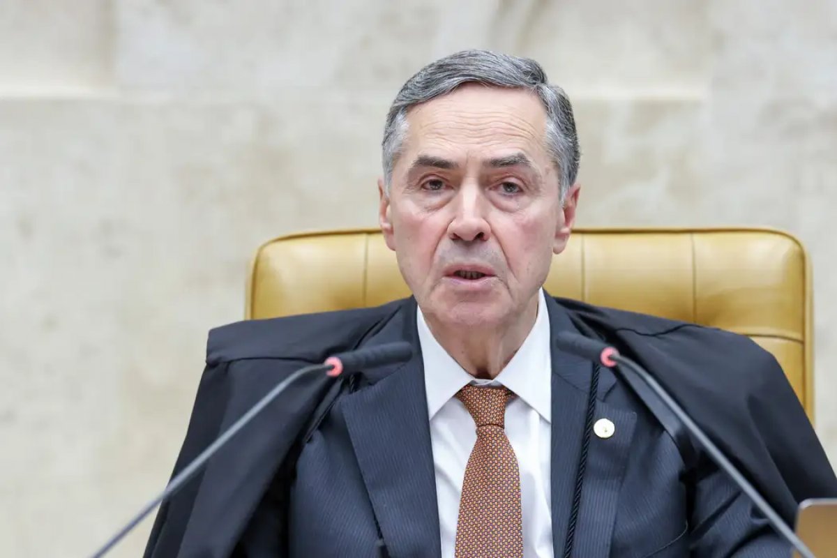 STF aguardou Congresso decidir responsabilidade das redes sociais em relação a conteúdos publicados, diz Barroso