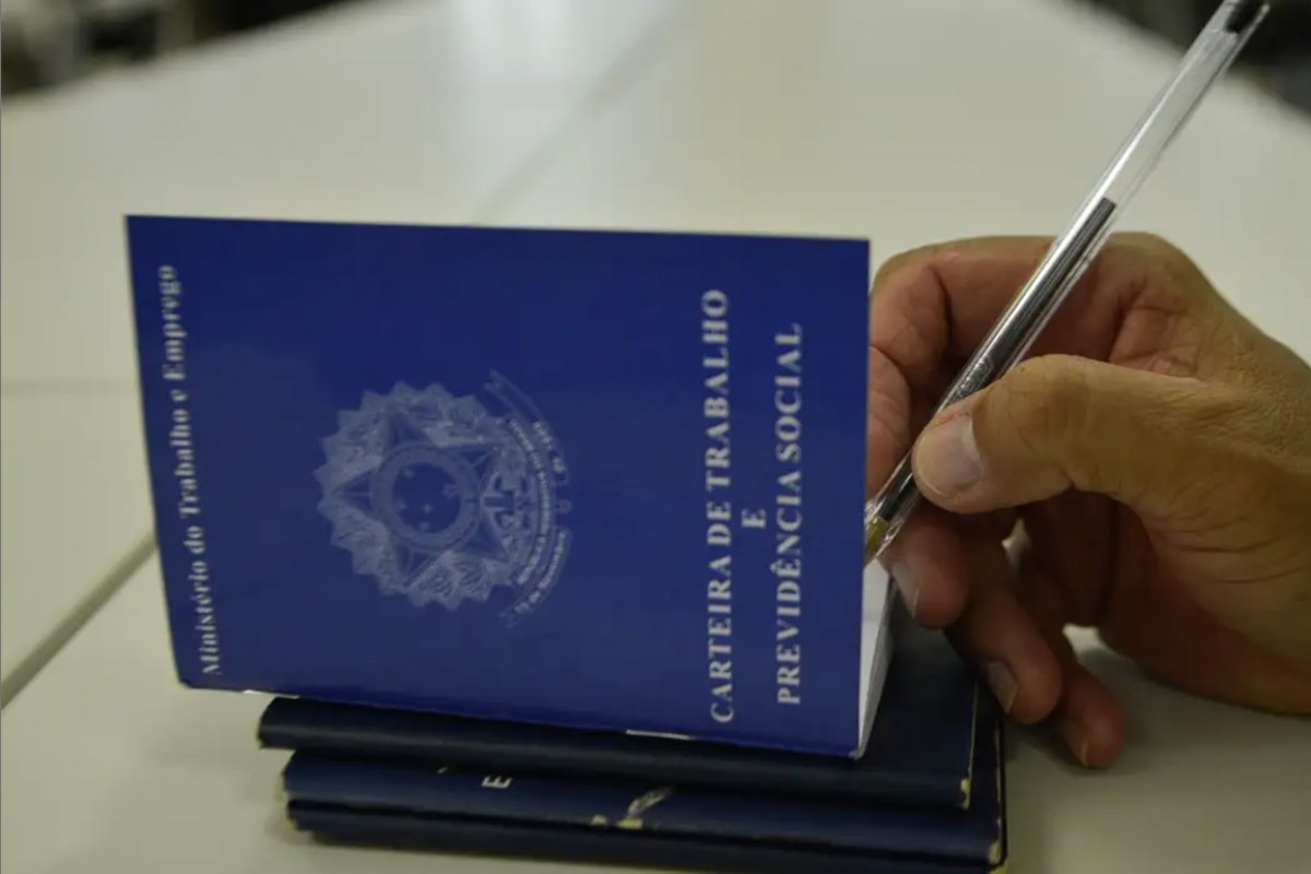 Mais de 132 mil postos de trabalhos são registrados em outubro, informa Caged