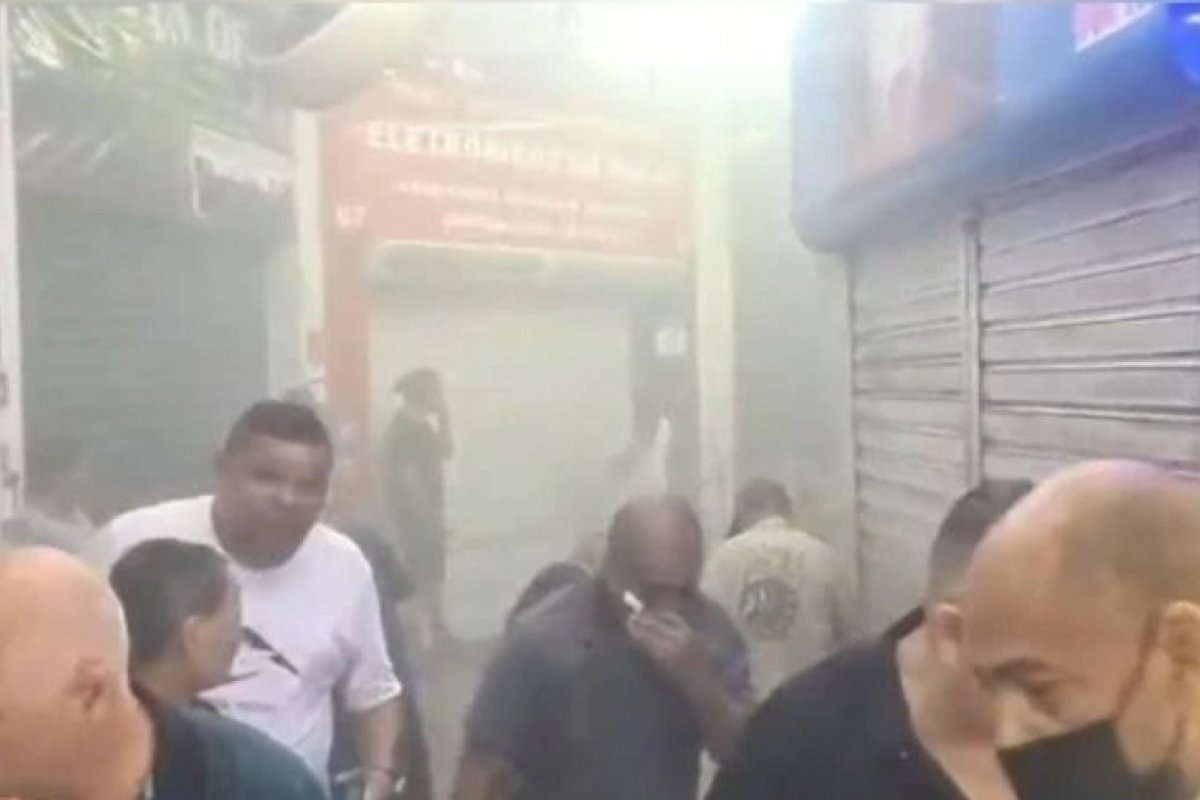 Galeria no Centro de SP é evacuada após incêndio nesta quinta-feira (28)