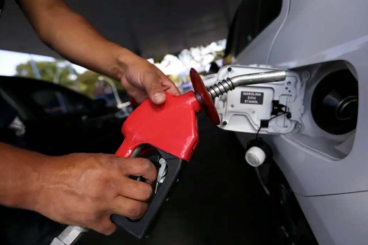 Bahia apresenta maior queda nos preços do etanol e da gasolina no país em novembro, aponta Ticket Log