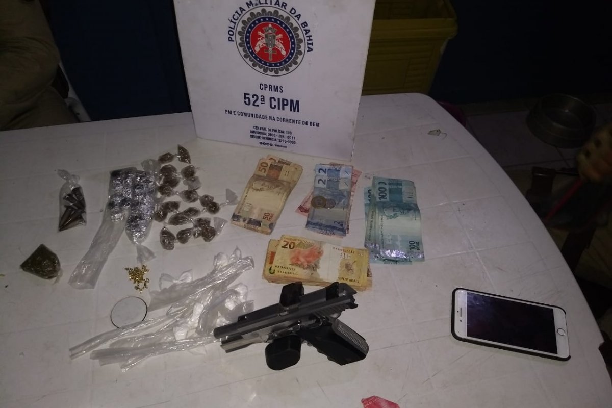 Suspeito de tráfico de drogas é preso em bairro de Lauro de Freitas