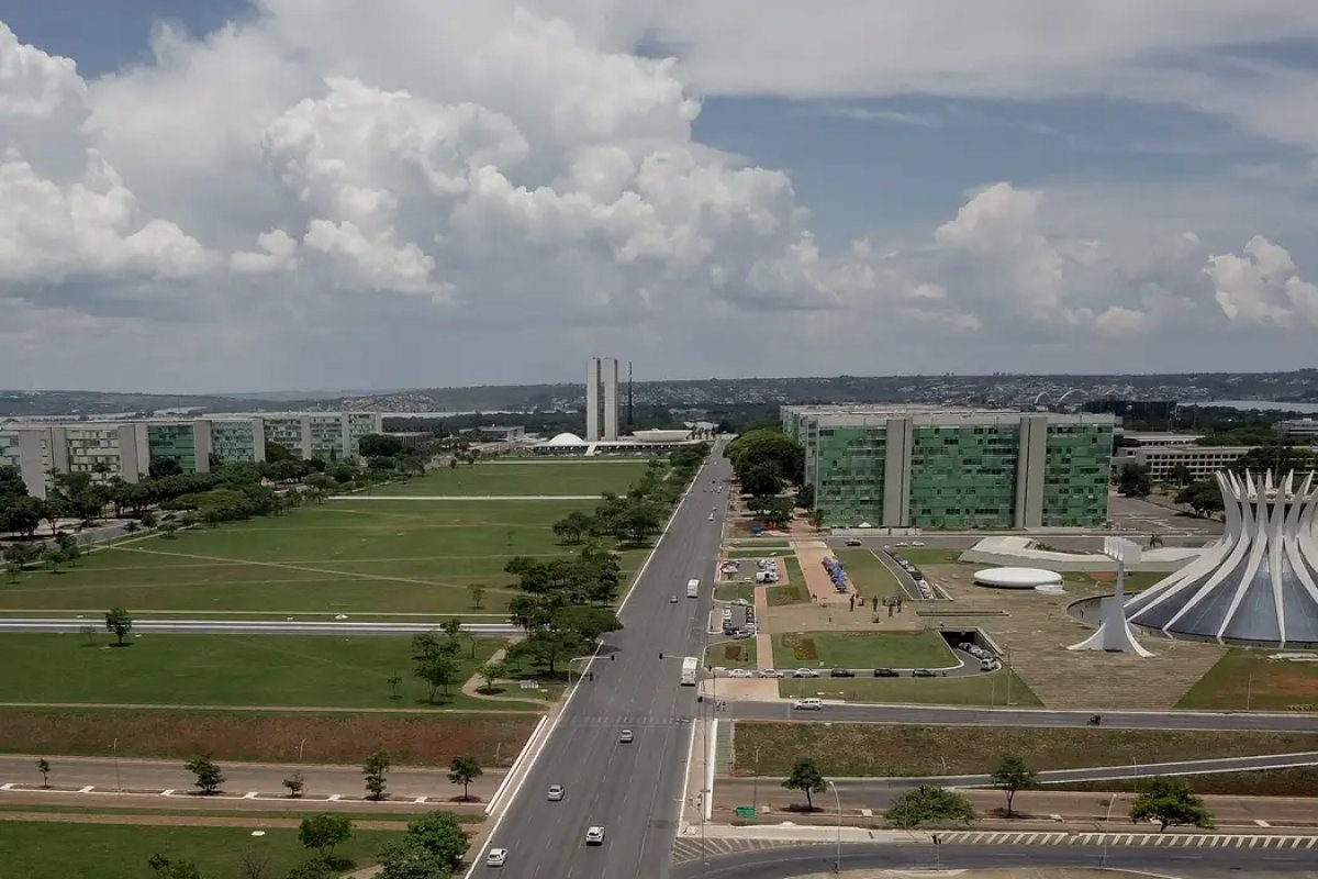 Governo libera R$ 1,7 bilhão bloqueados do Orçamento