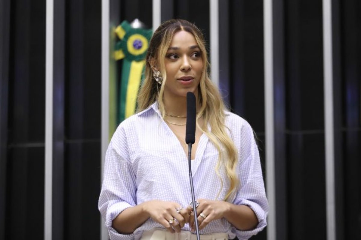 Deputada Erika Hilton é anunciada como palestrante de evento literário realizado em Salvador
