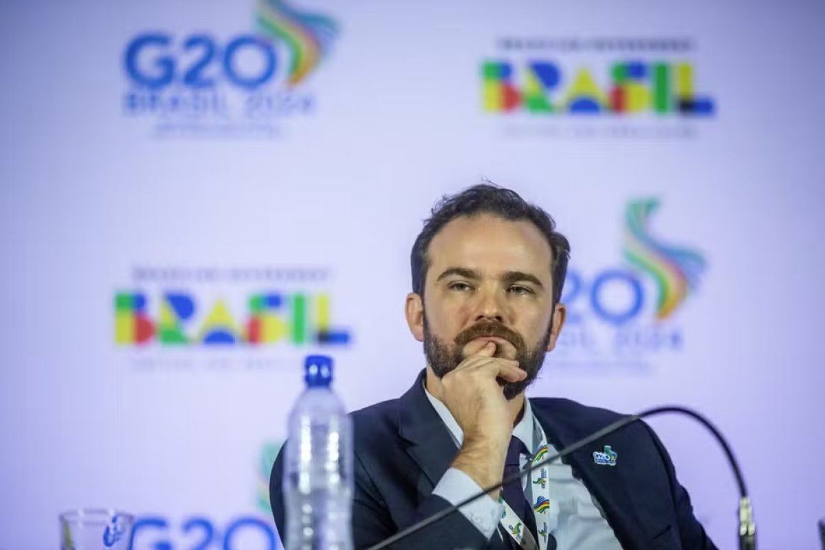 Reforma do IR deve dominar agenda política do primeiro semestre de 2025, segundo Durigan