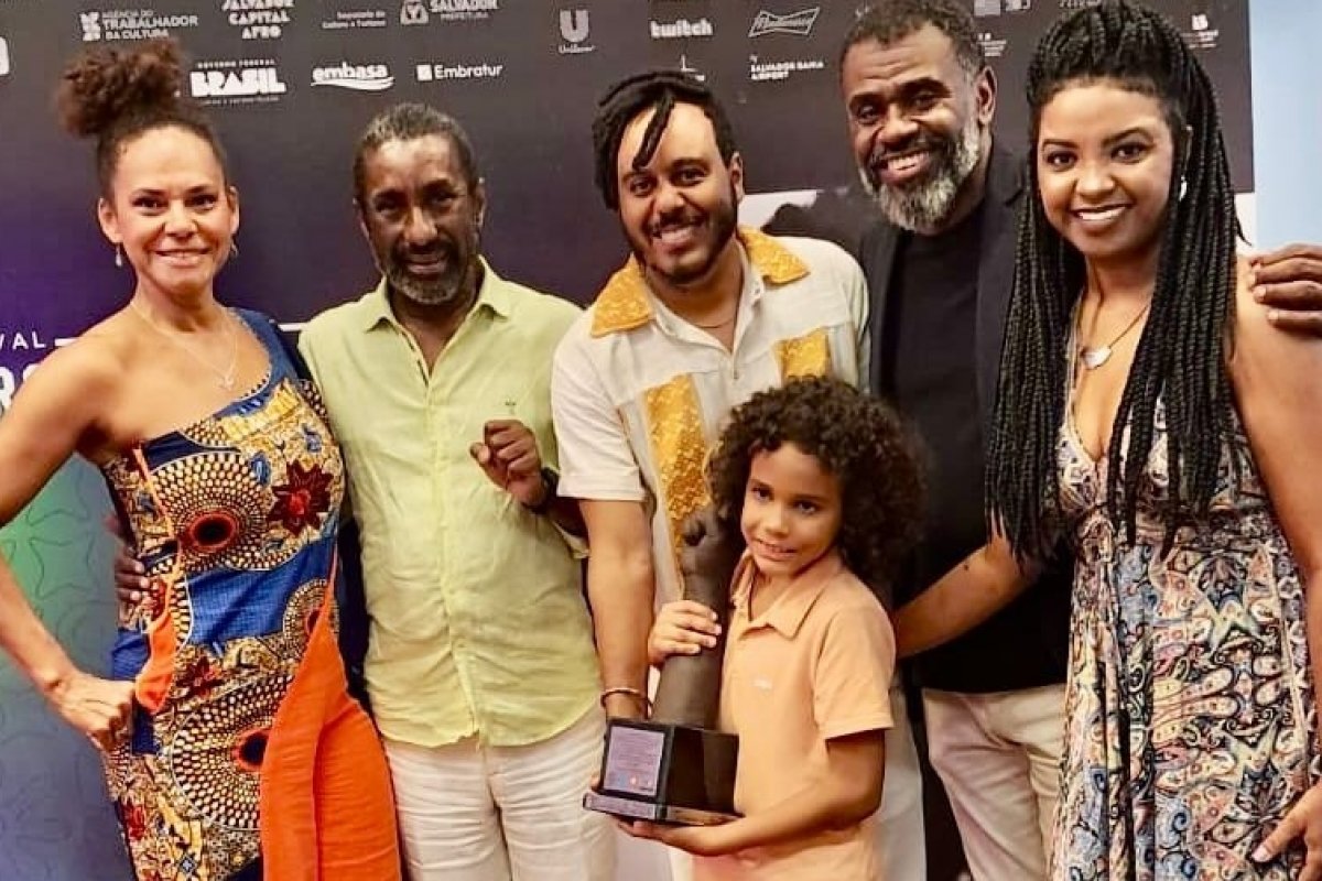Troféu Vini Júnior, que premia a personalidade do ano 2024, é apresentado no Festival Afrofuturismo