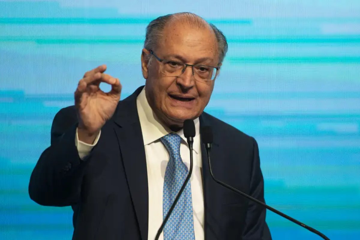 Alckmin diz que dólar vai passar por acomodação se Congresso der resposta rápida com pacote de gastos